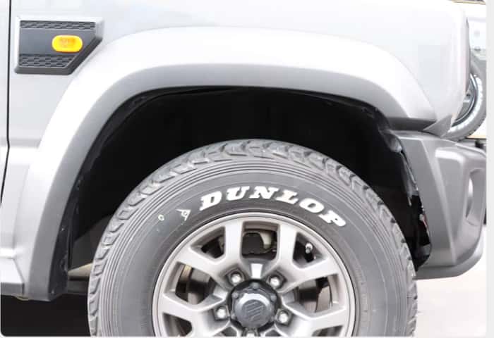 Xevaban.com ở 214 Giải Ph&oacute;ng l&agrave; đơn vị chuy&ecirc;n cung cấp phụ kiện Suzuki Jimny, đồ chơi Suzuki Jimny, Tấm l&oacute;t v&ograve;m b&aacute;nh Suzuki Jimny, Tấm l&oacute;t v&ograve;m b&aacute;nh Jimny, chắn b&ugrave;n, chắn b&ugrave;n Jimny, chắn b&ugrave;n &ocirc; t&ocirc;, Tấm l&oacute;t chắn b&ugrave;n, Tấm l&oacute;t v&ograve;m b&aacute;nh, Tấm l&oacute;t chắn b&ugrave;n Jimny